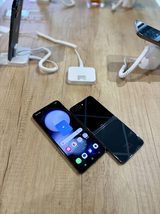 **ATS GSM**ID65863 Samsung Flip 5 256gb/Garantie