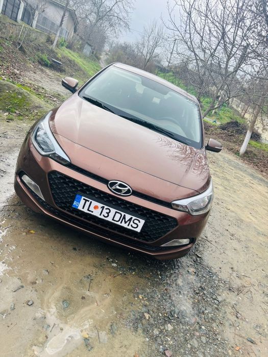 Vând Hyundai i20
