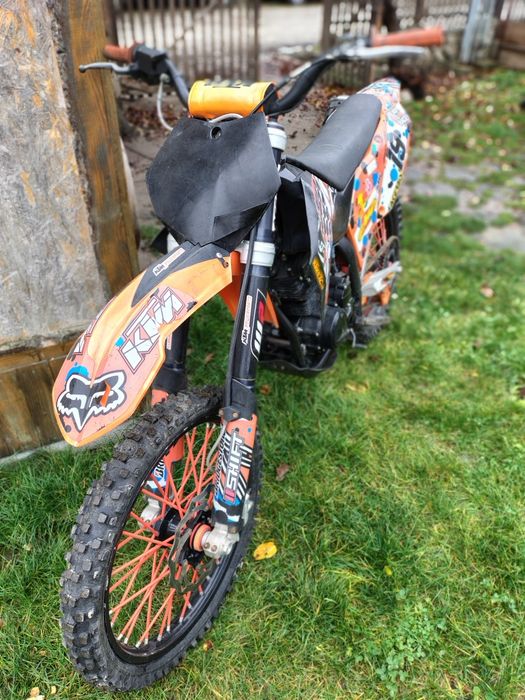 Vând cross 250cc