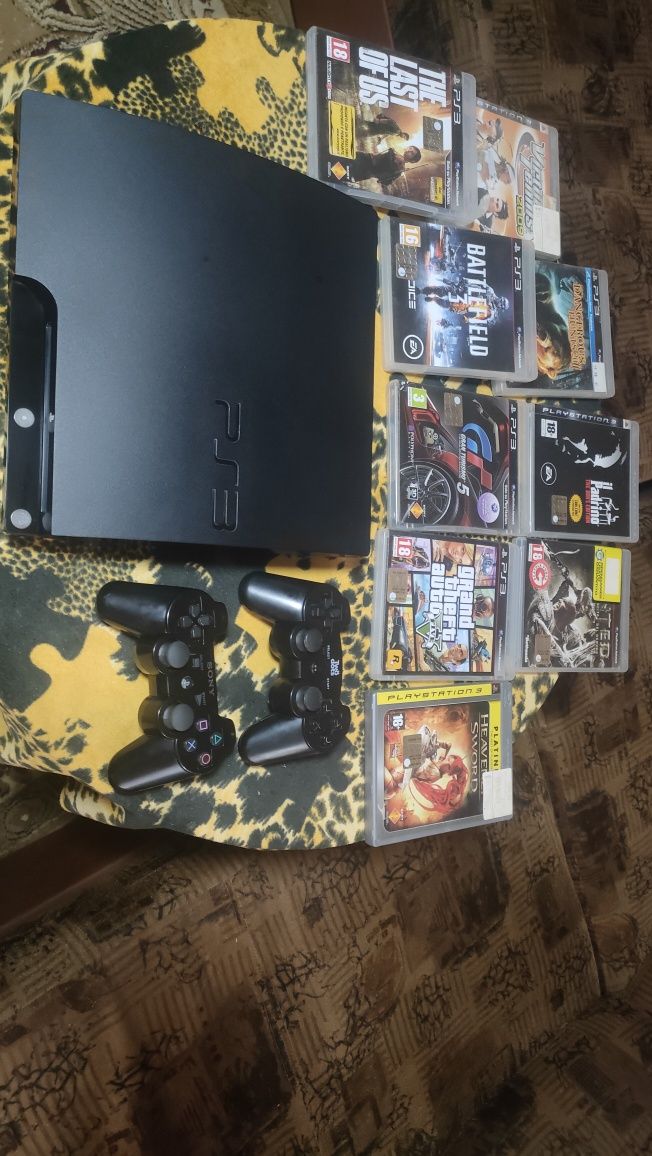 Pachet PS3 – Consolă + 2 Controllere + 9 Jocuri Originale