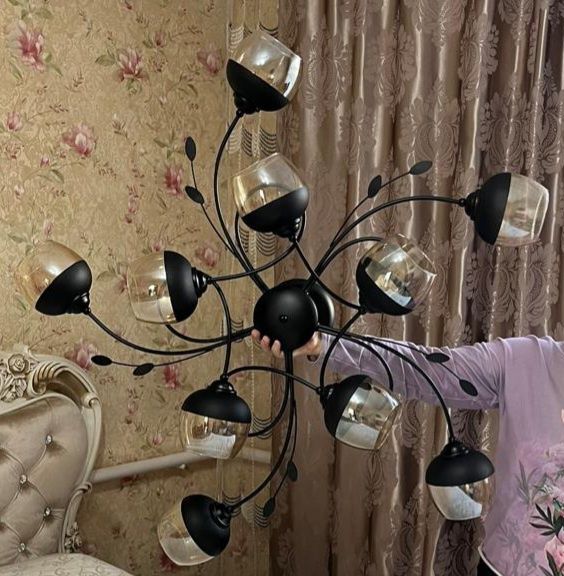 Продам люстру большую