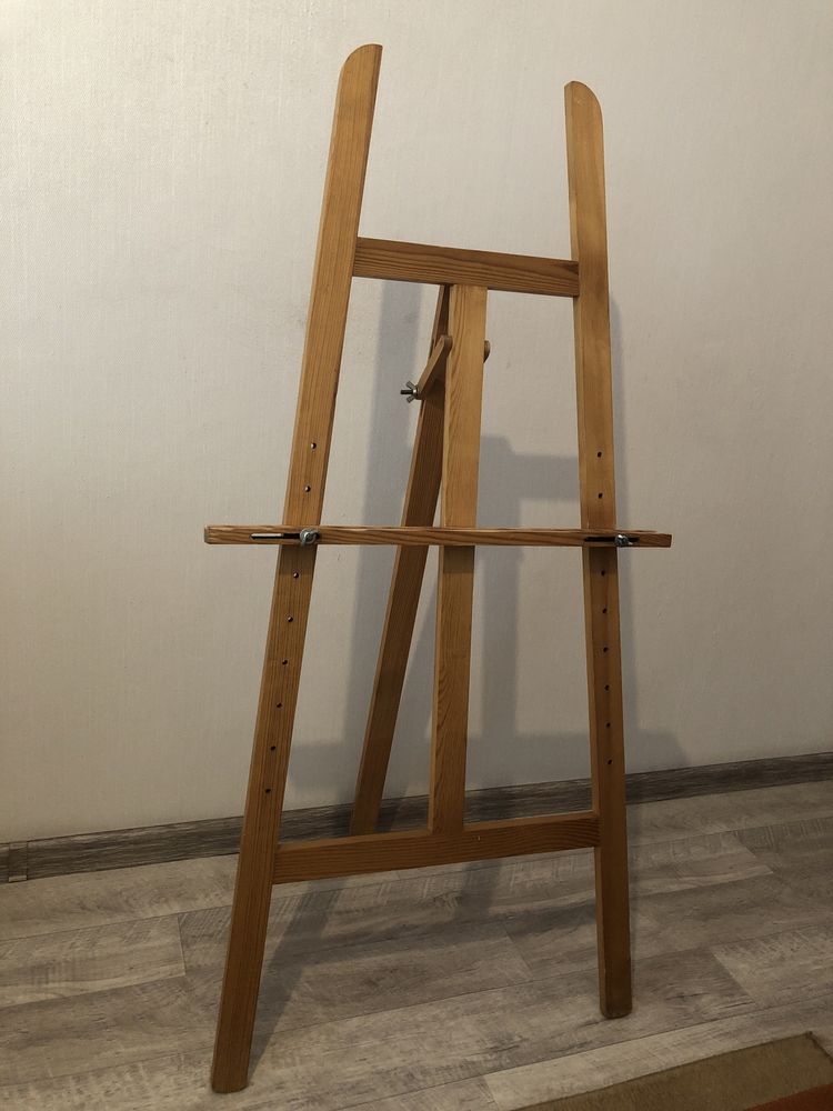 Дом и сад. Мольберт.
