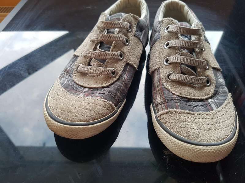 Маратонки 27 номер, НАМАЛЕНО !