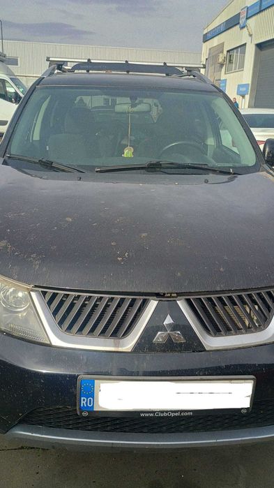 Mitsubishi Outlander 2 cu motor defect