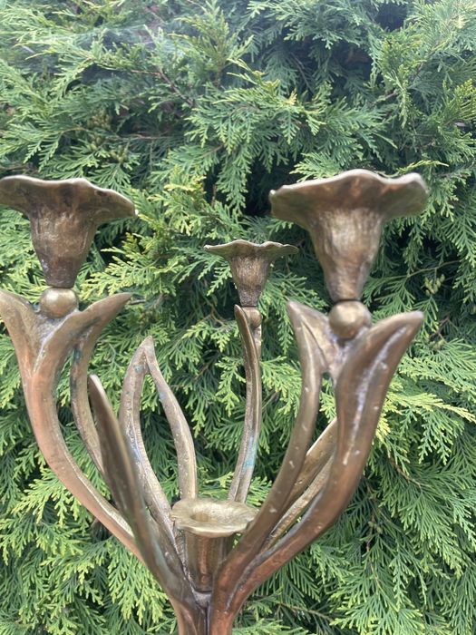 Sfesnic Art Nouveau alama