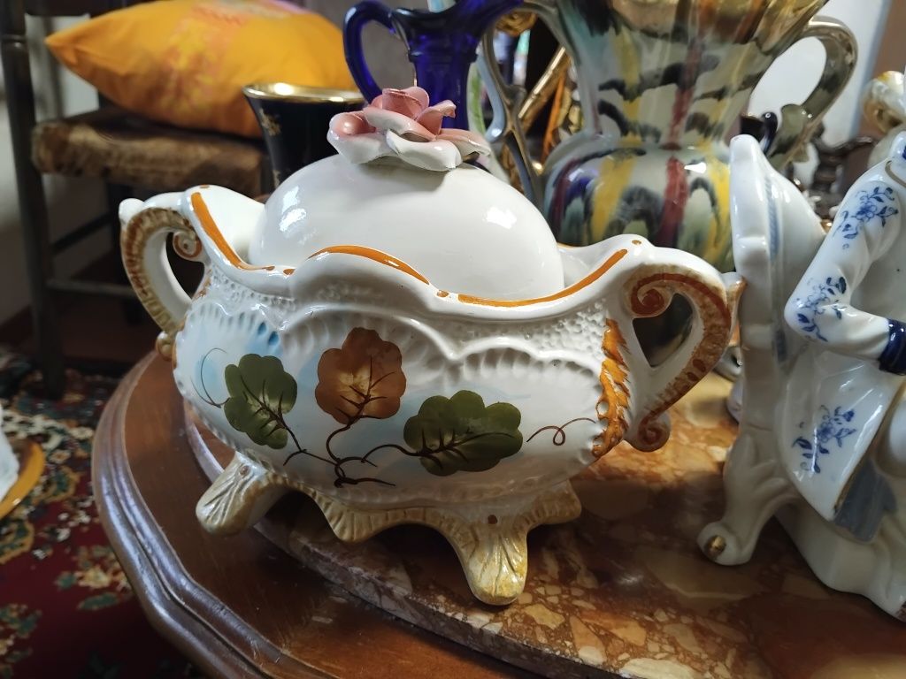 Френски порцеланови супници