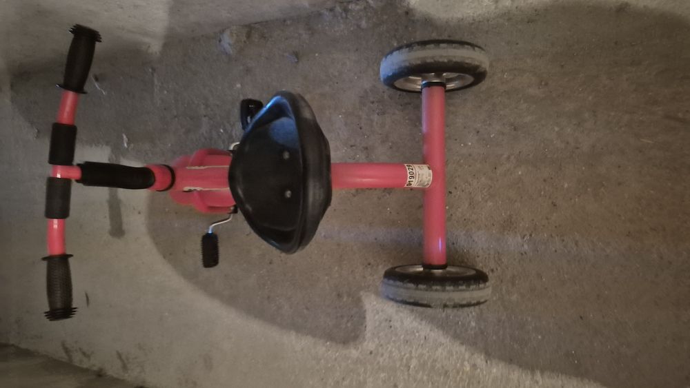 Детска триколка червена