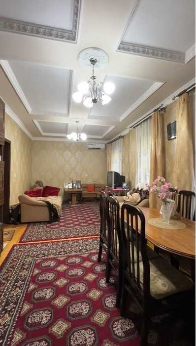 Продается дом 5,6 соток в центре города.