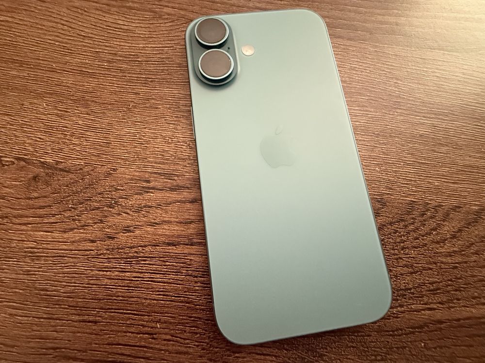 iPhone 16 ! Батерия 100% !