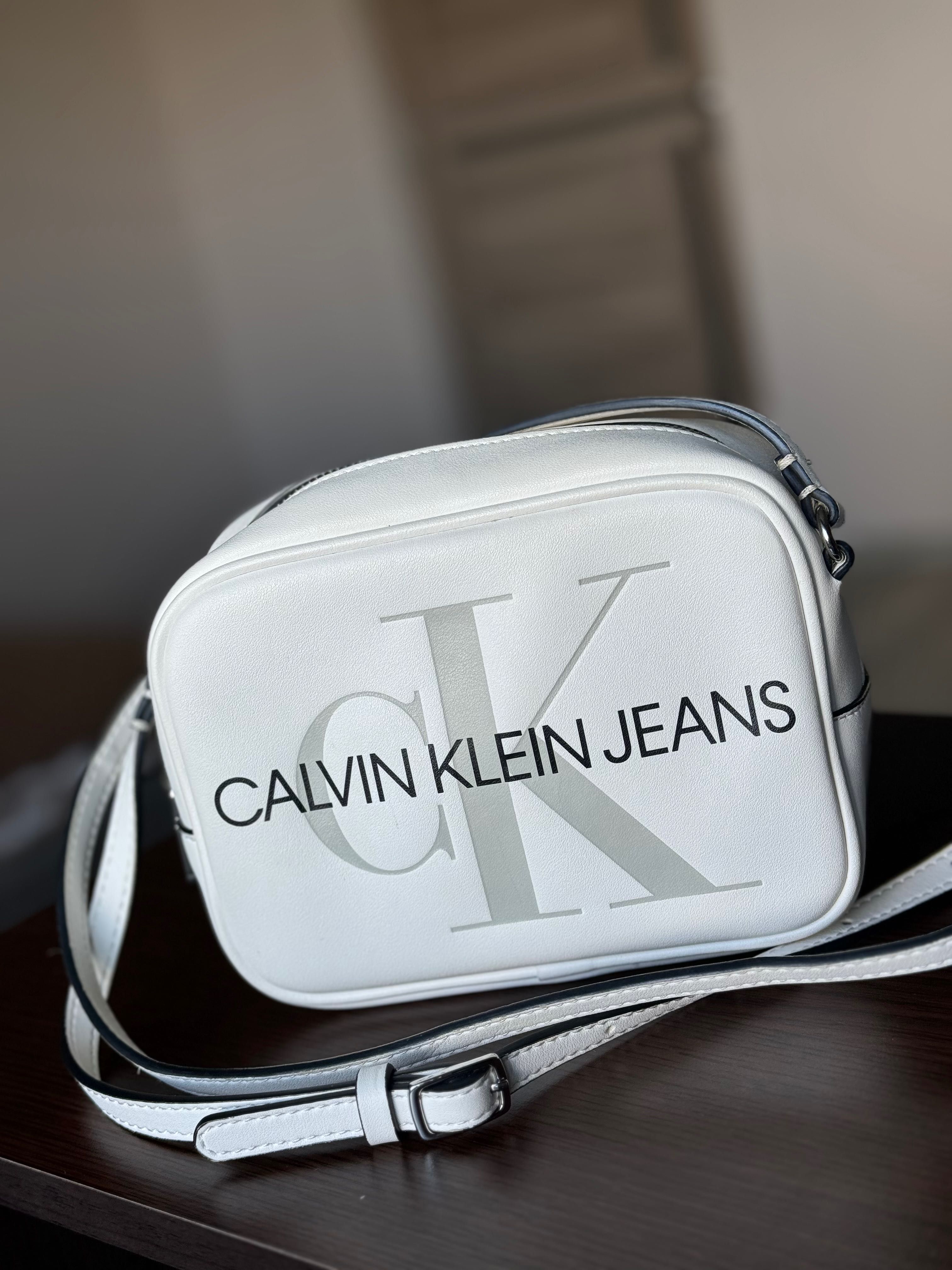 Geantă Calvin Klein Jeans