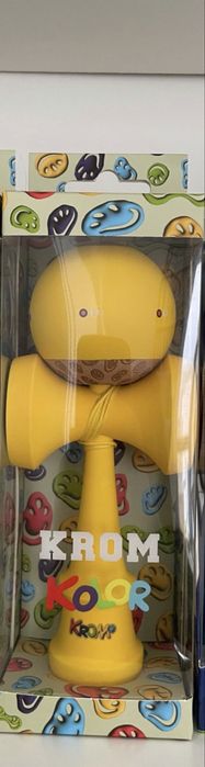 Kendama Krom color (galbena)