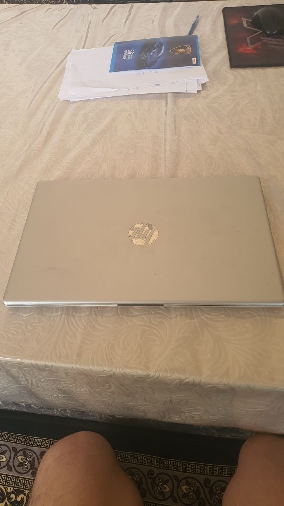 Notebook sotiladi