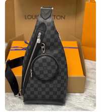 Чанта ,еднорамка,сак Louis Vuitton от естествена кожа