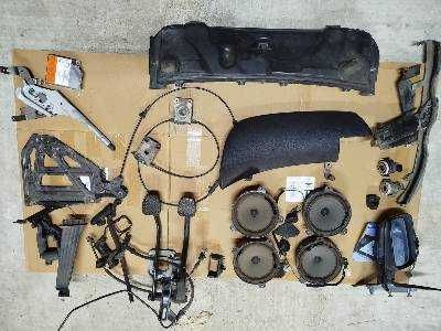 Продавам BMW (E46) 318 i (118 Hp) на части