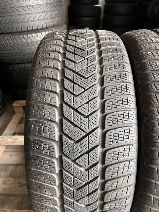 2 anvelope iarna 255/45/20 , Pirelli , 6 mm