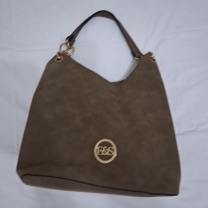 Дамска чанта от обърната кожа