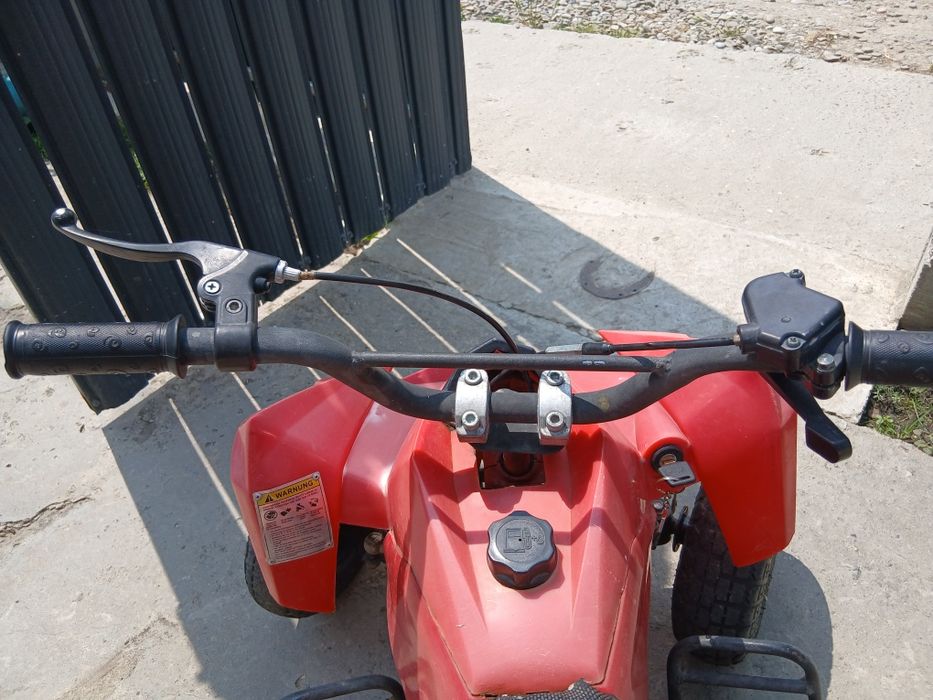 Vând un atv de 49cc