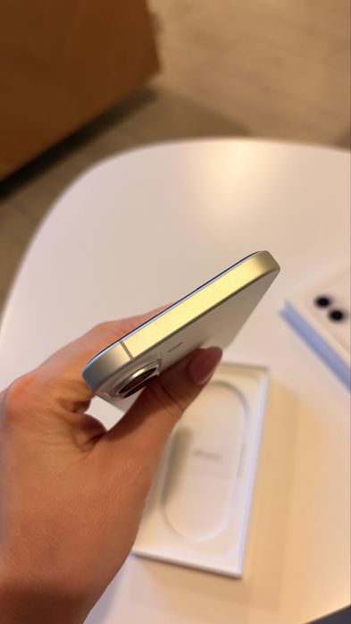 iPhone 16 256 GB, impecabil, garantie aprilie 2026