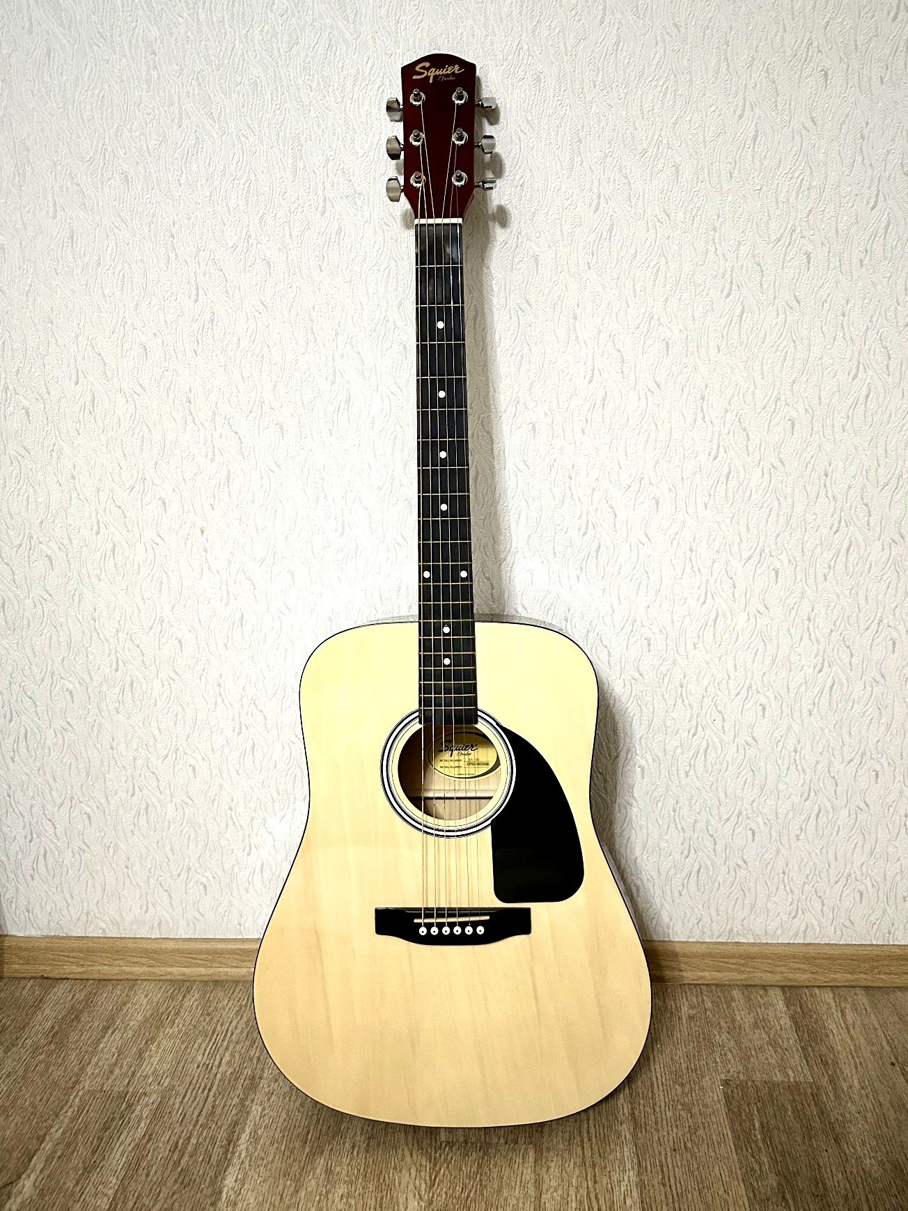 Продам гитару FENDER SQUIER SA-150