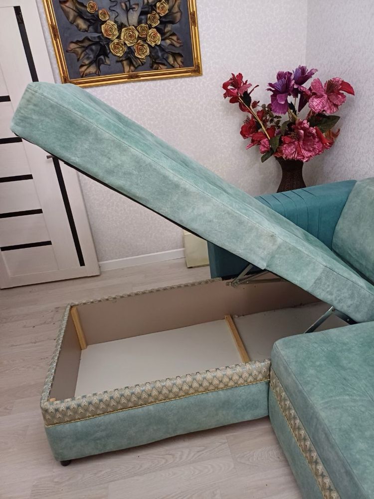 Продам диван 4 метра