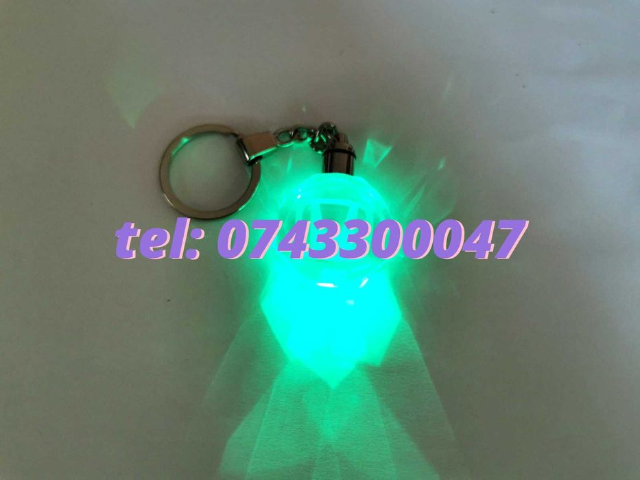 Oferta Breloc Din Sticla Cu Led 6 Culori Honda