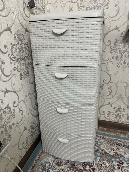 Продам комод пластиковый