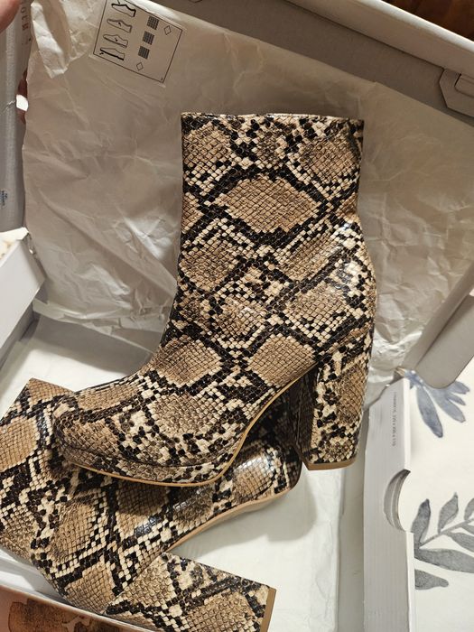 Чисто нови кожени боти Primark