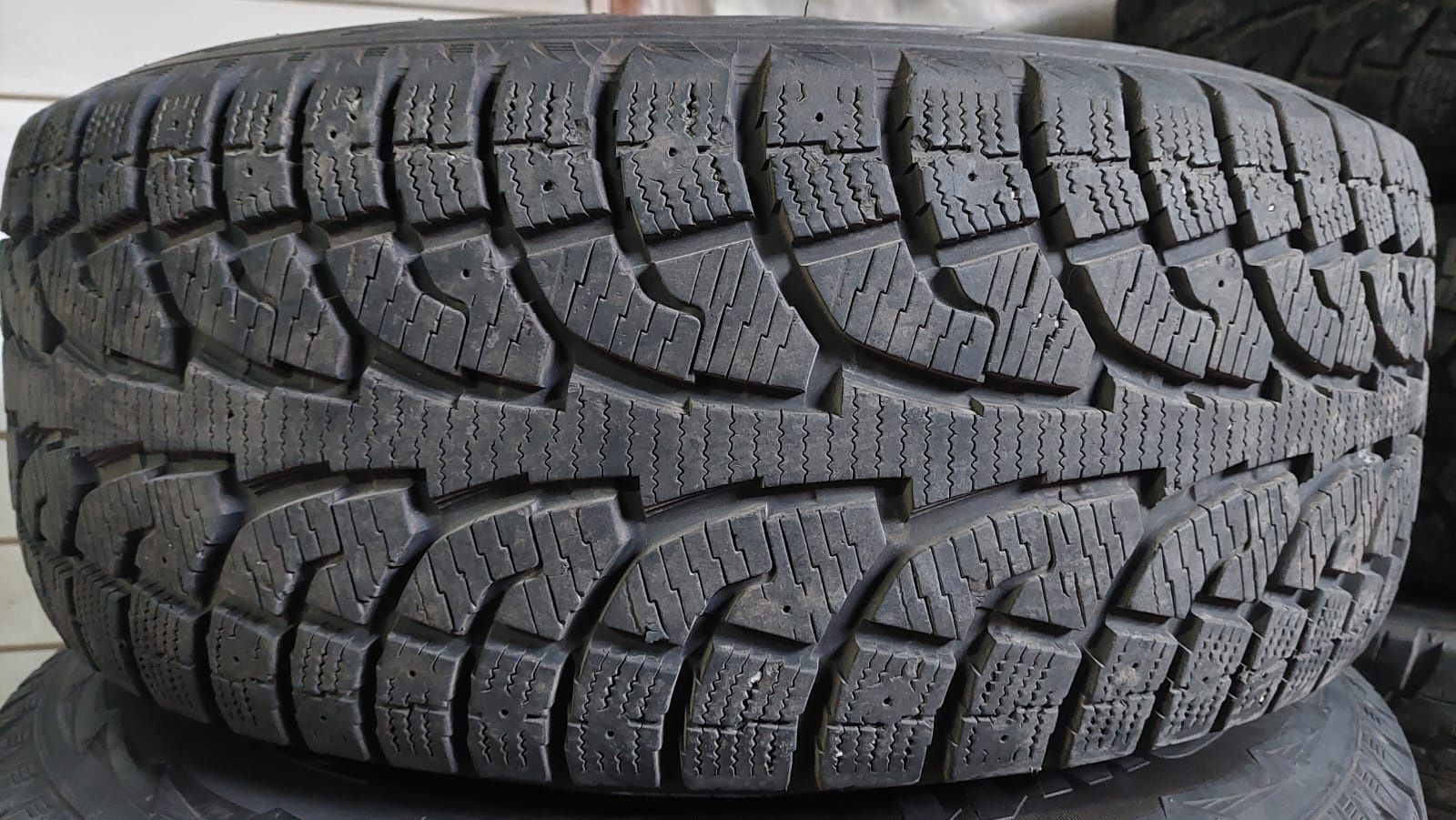 Зимние шины Hankook с дисками 285/65 R17