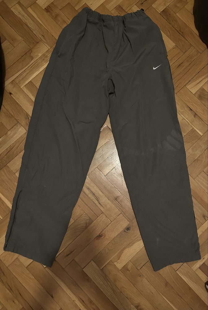 Nike панталони.