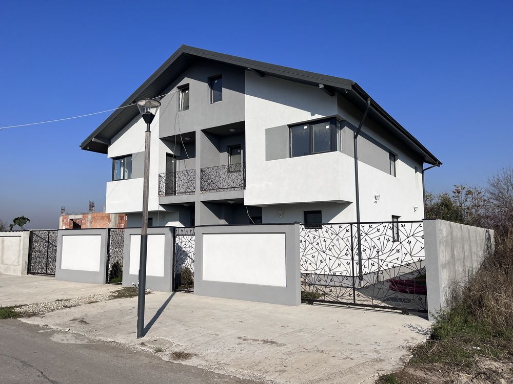 Propietar vand Casa dupex vila P+1E+POD 3 dormitoare 3 bai