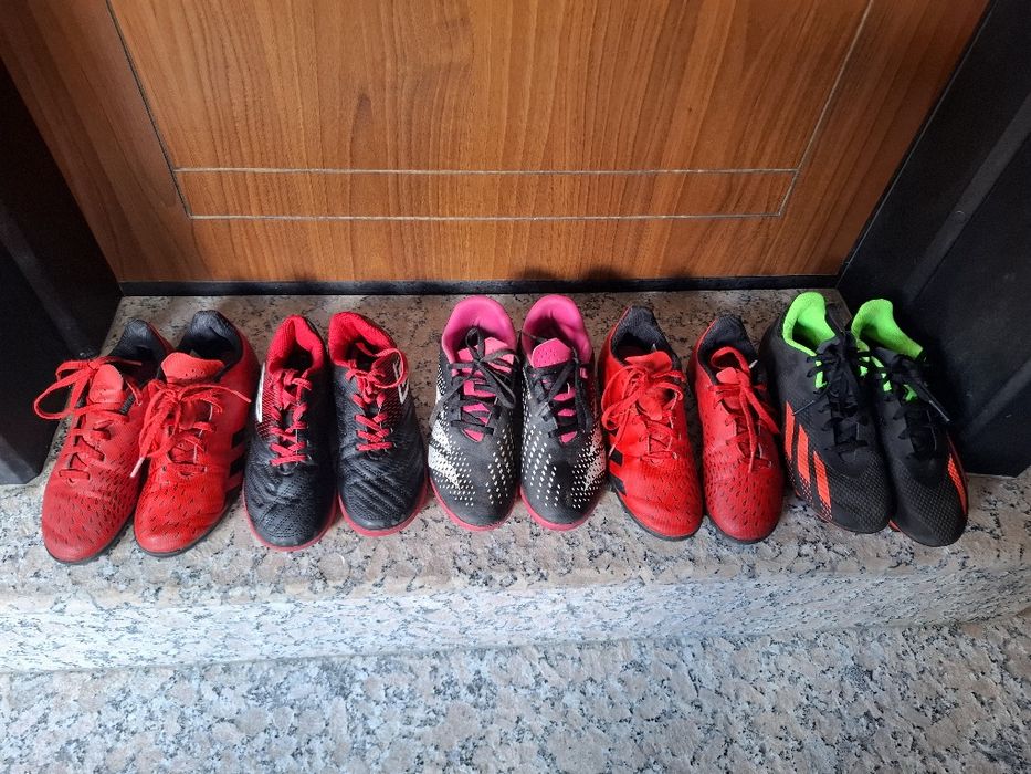 Различни модели оригинални футболни обувки