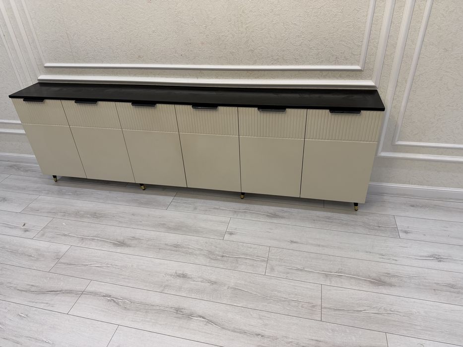 Продам тумбу под телевизор