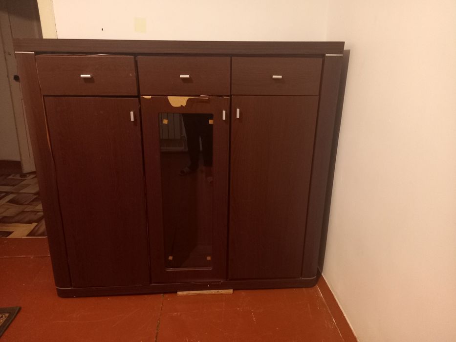 Продам коричневый комод