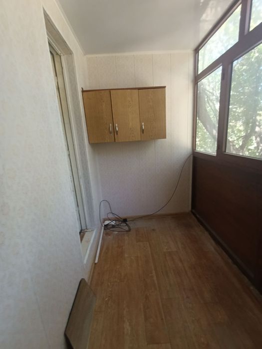 Қарши Пахтазор Соатни олди 2 хонали 3-этаж урта катор иккиламчига соти
