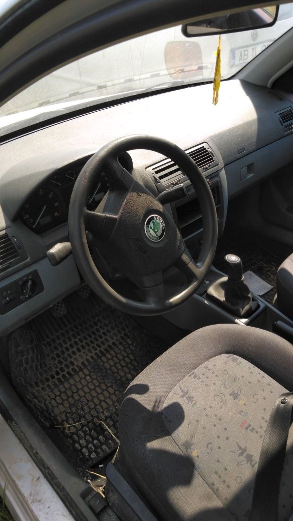 Dezmembrez Skoda Fabia ,1400  ,an fabricație 2001