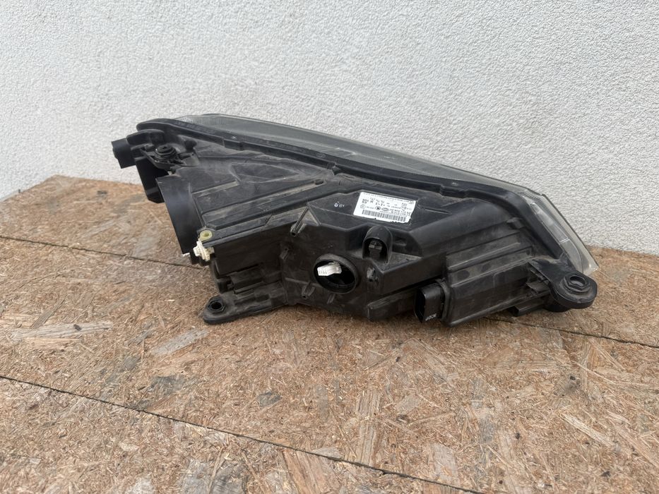 Far stanga Skoda Superb 3 Xenon + LED Original Europa