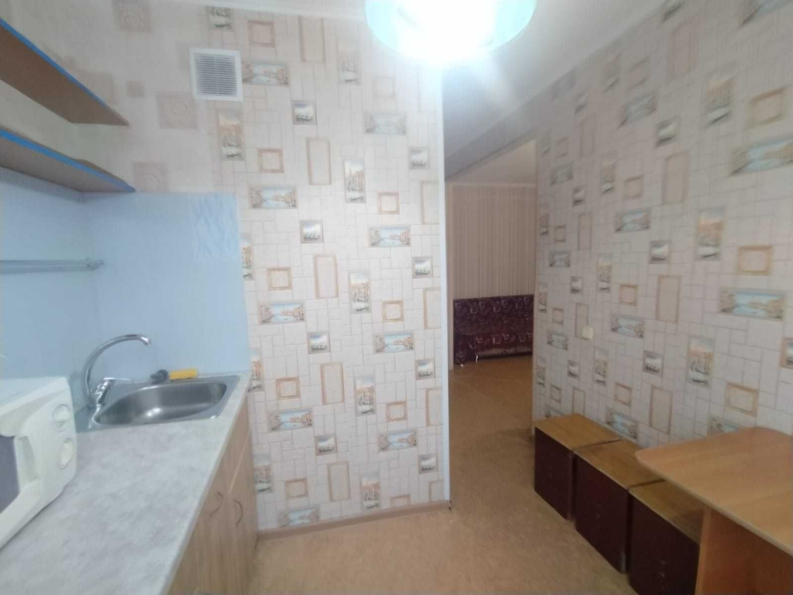 Продам 1 ком,кв в центре Города рядом ТРЦ"Citi Mall" 4этаж с мебелью