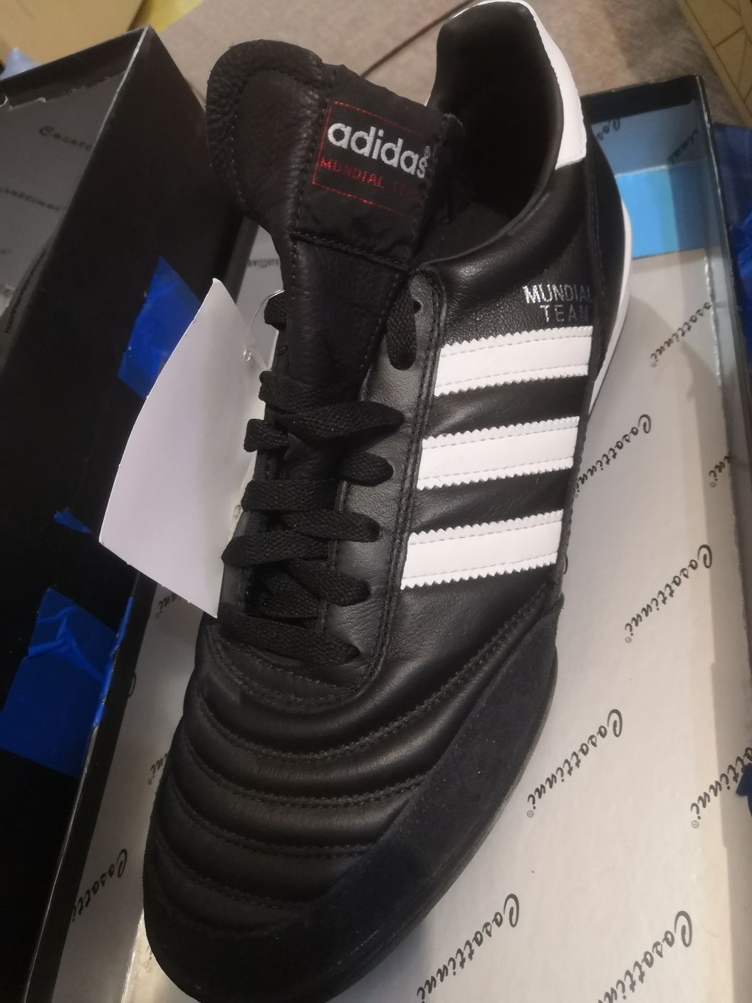 Подам новые будсы Adidas Mundial Team