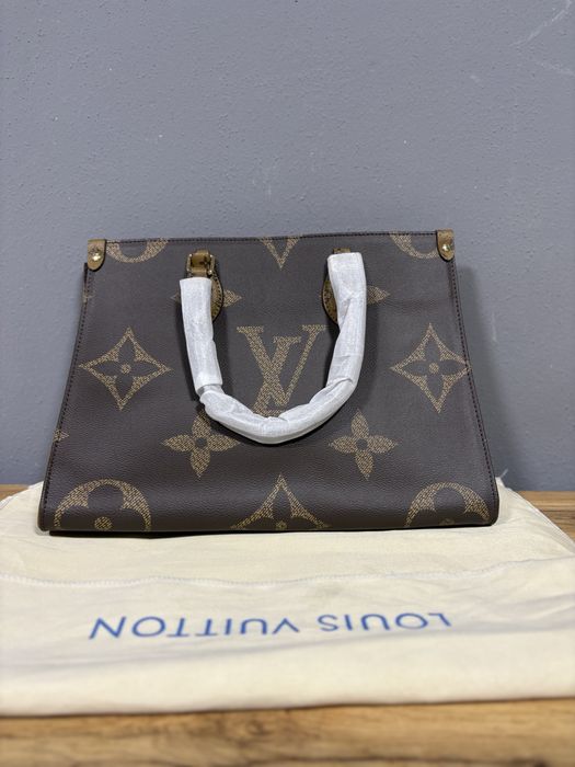 Louis Vuitton Tote bag