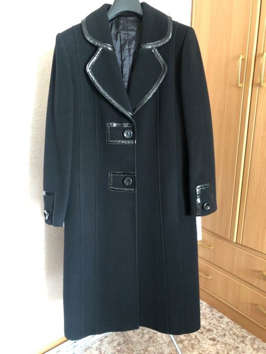 Продам демисезонное пальто