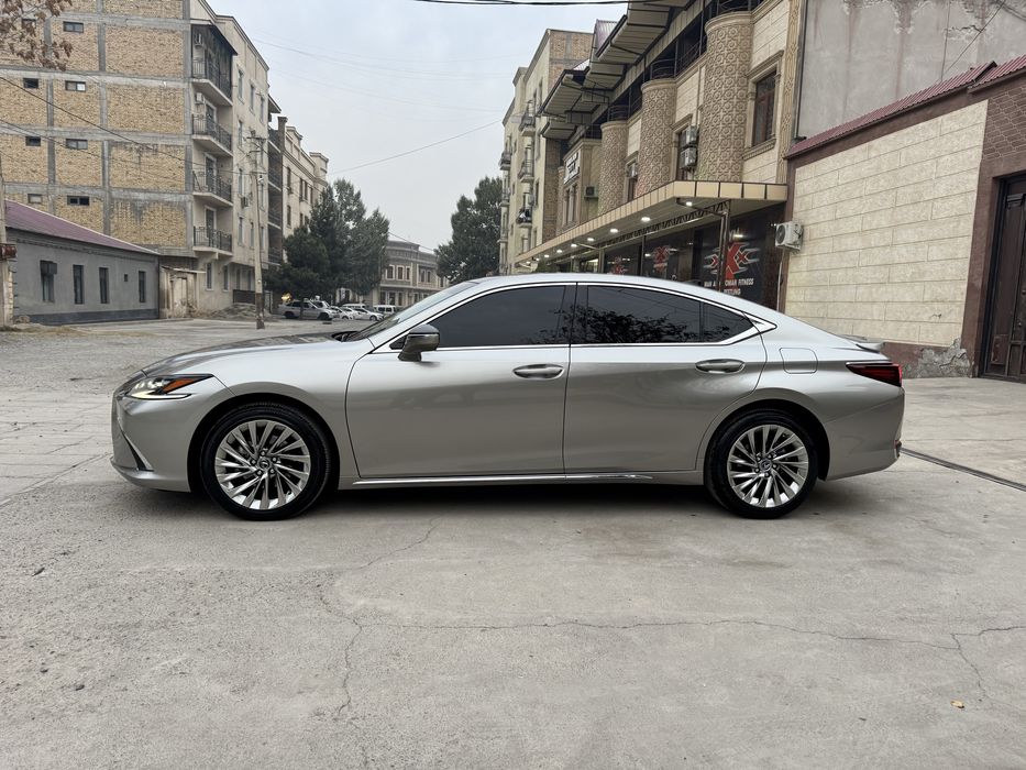 LEXUS ES 300  гибрид