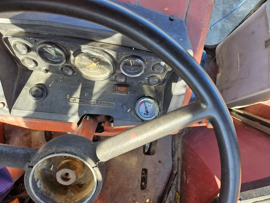 Tractor U650 cu utilaje