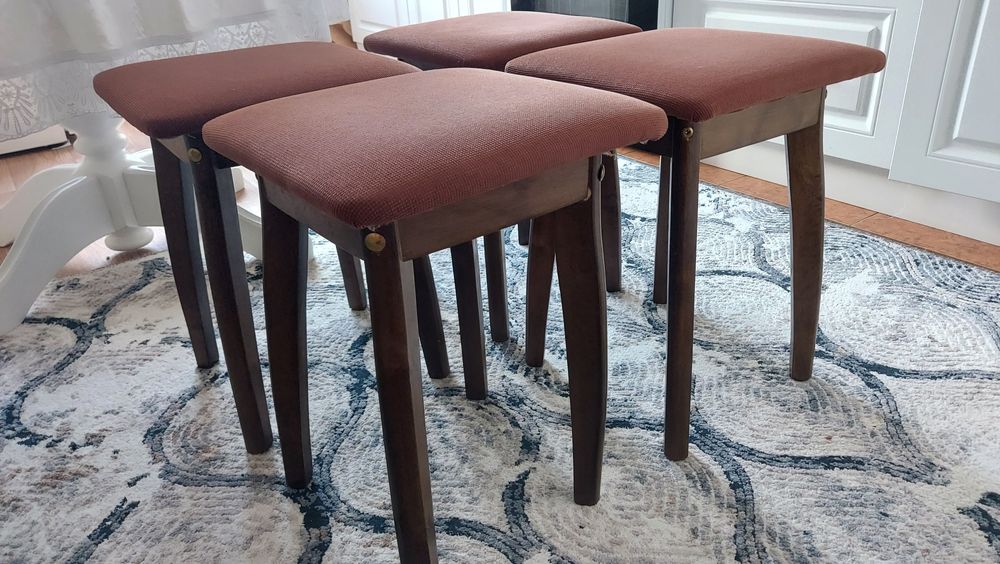 Продам кухонные табуретки не дорого в отличном состоянии