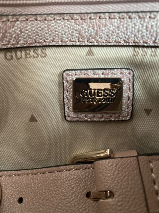 Оригинална Guess чанта NOREEN