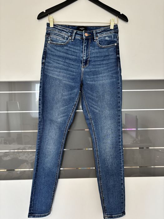 Blugi noi Vero Moda