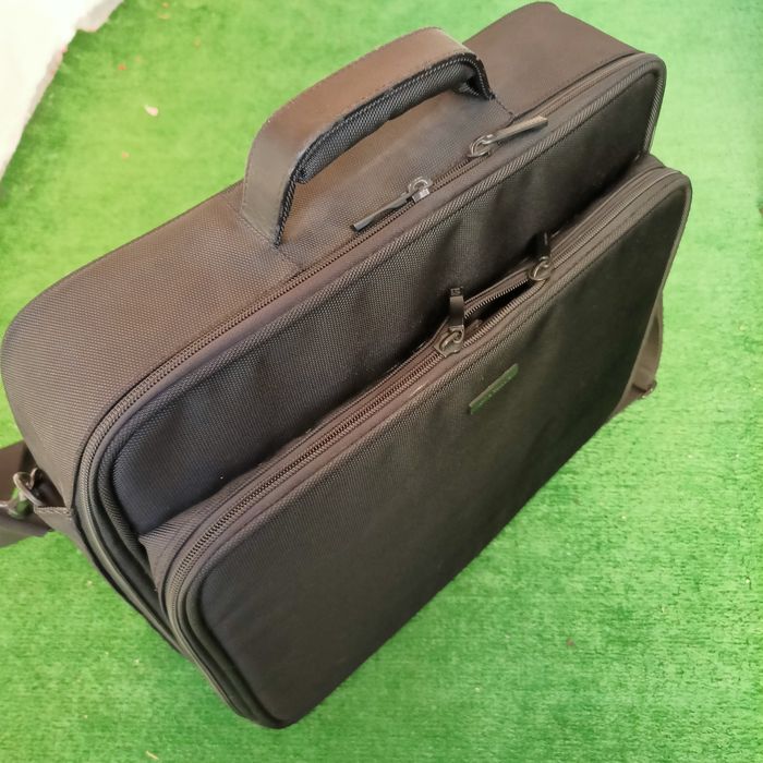 Geantă laptop Tucano