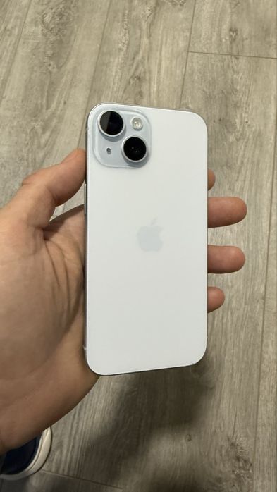 Iphone 15 pentru pisee de schimb