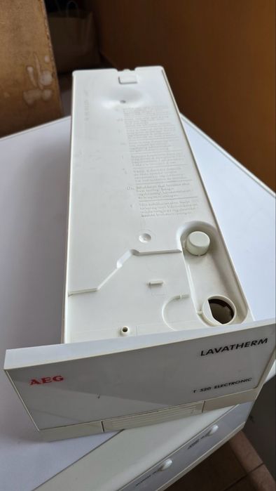 Продаяам сушилня AEG