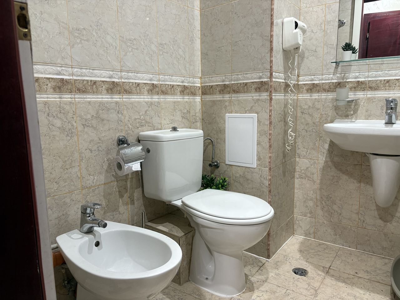 Дава се под наем Едностаен апартамент в София, Илинден - 65 кв.м за 600 € - Снимка #9