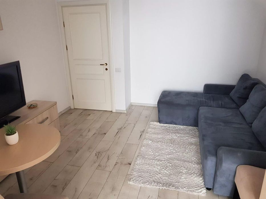 Inchiriez apartament cu 2 camere,parcare si boxa in bloc nou!
